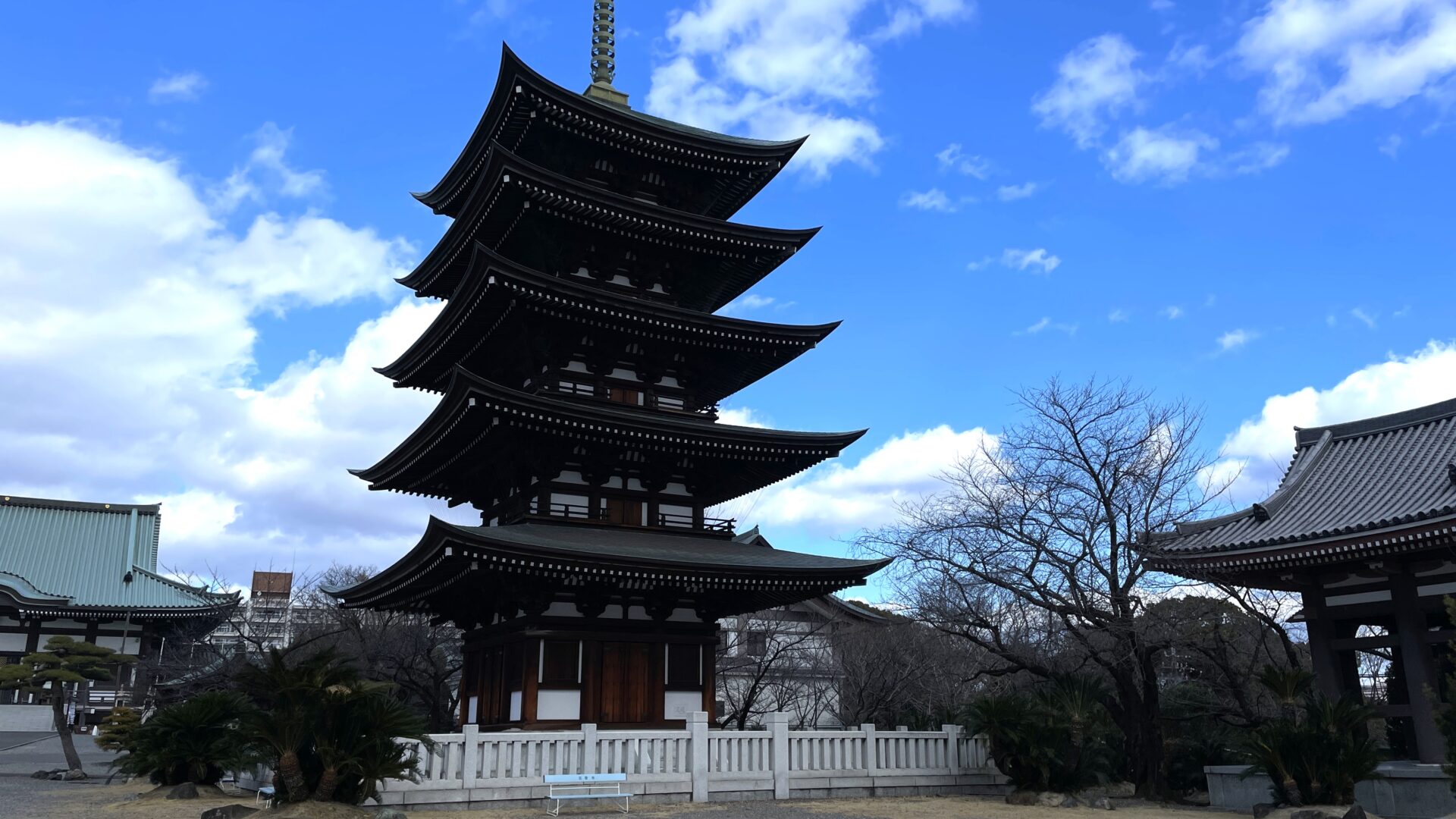 覚王山日泰寺の五重塔の写真